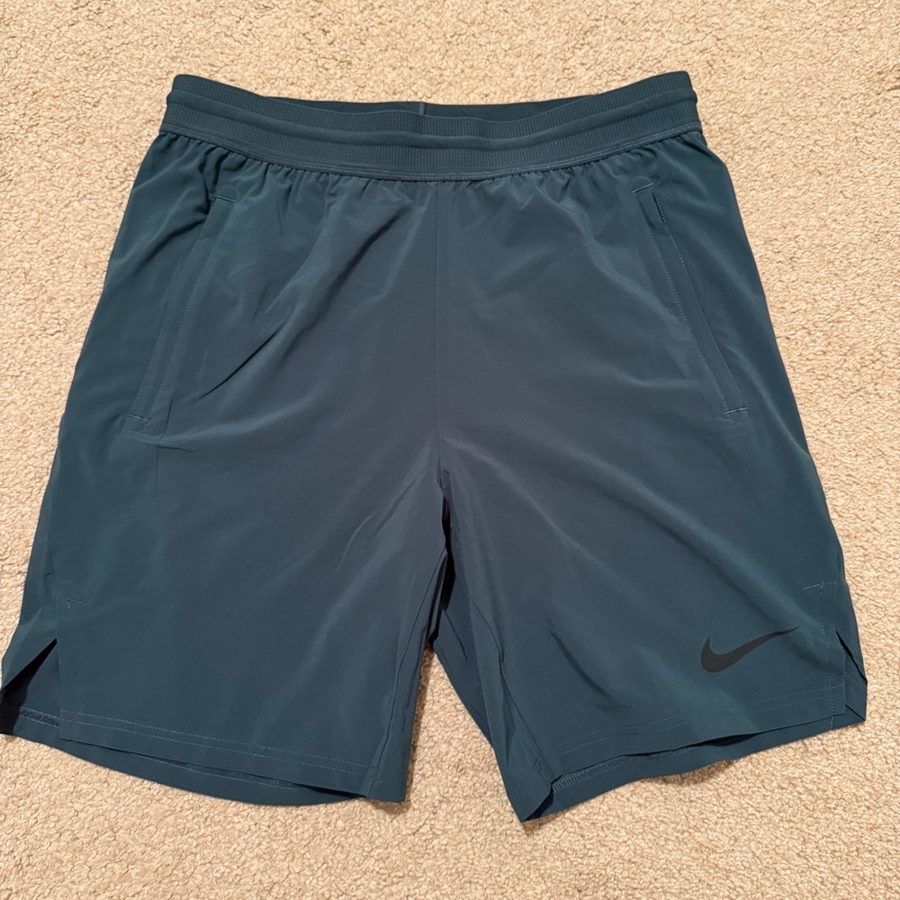 NWT Men's Nike Pro Dri-FIT Flex Vent Max 8" Shorts, M, Jungle Green